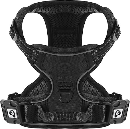 Dog Harness Small Medium Large No Pull, Adjustable Reflective Front Clip Dog Harness with Easy Control Handle, 2 Metal Rings for Training or Walking, Black M